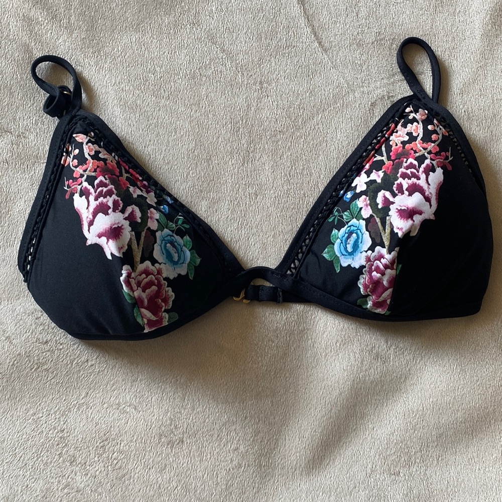 Brand new baiting suit top